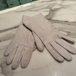 Elegant white Leather Gloves